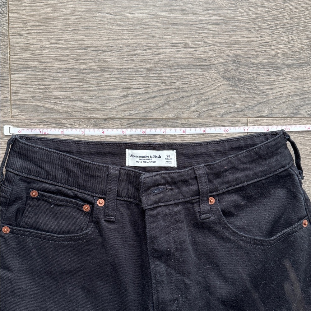 Abercrombie & Fitch Curve Love High-Rise 90s Relaxed Black Jeans - Picture 6 of 6